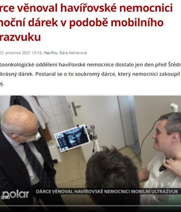 Dárce věnoval havířovské nemocnici vánoční dárek v podobě mobilního ultrazvuku